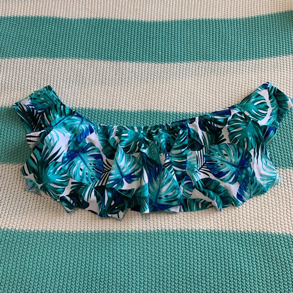✨Sold✨ Palm leaf bikini top